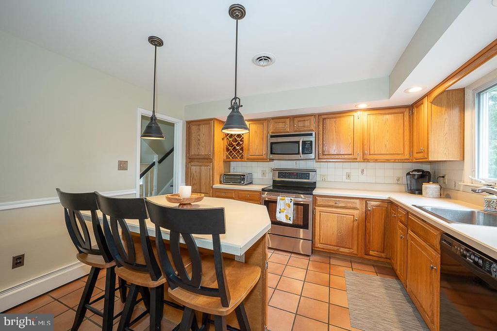 4 WOOD LN