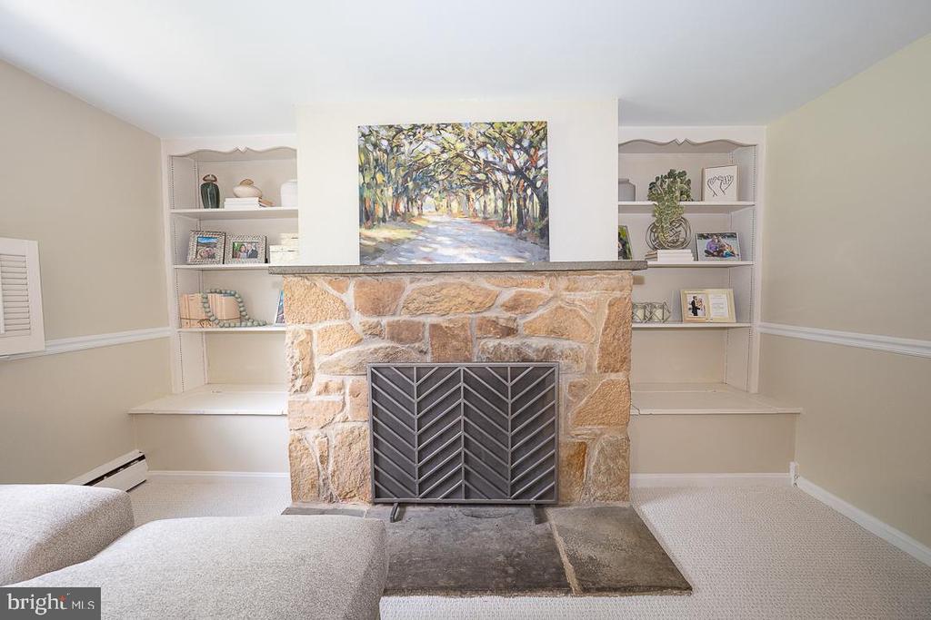 4 WOOD LN
