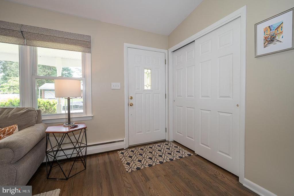 4 WOOD LN