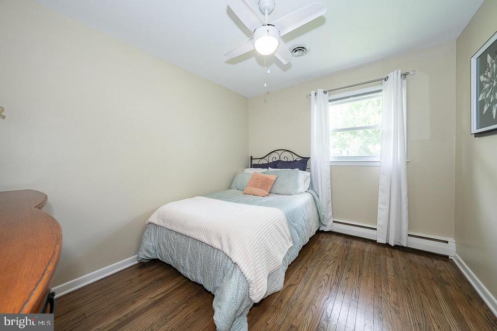 4 WOOD LN