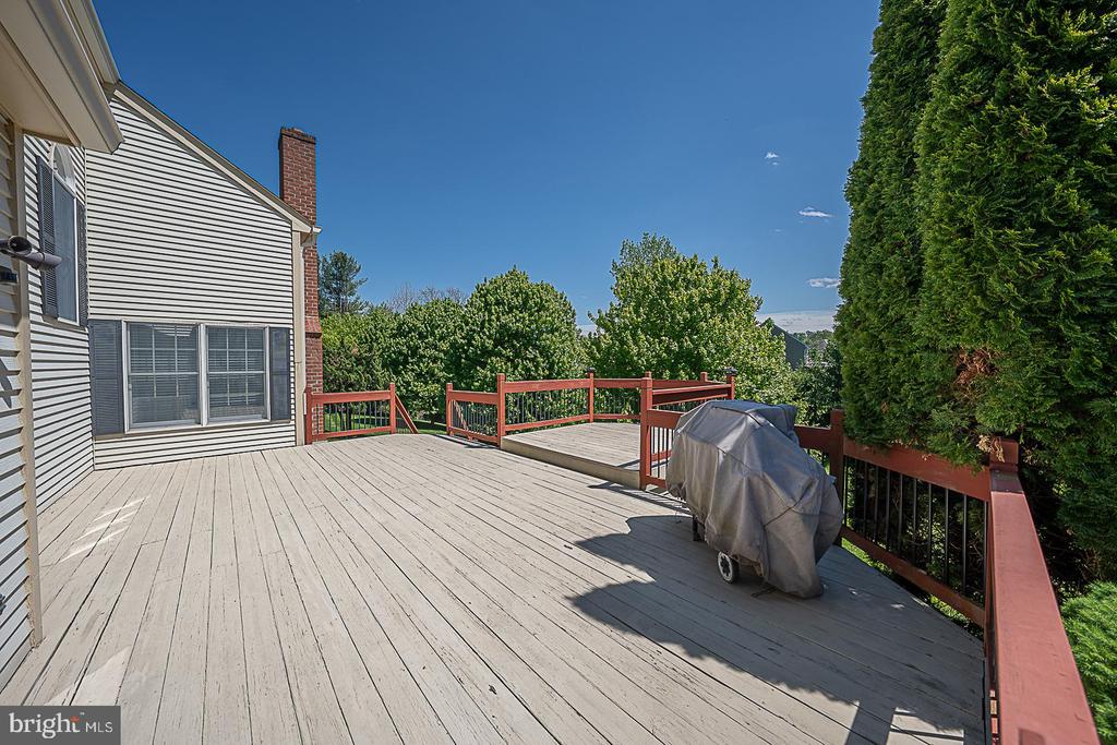 402 CHRISLENA LANE