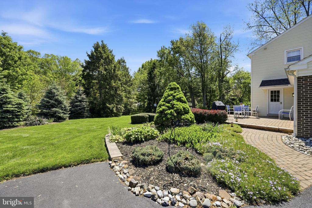 1422 GRAND OAK LANE