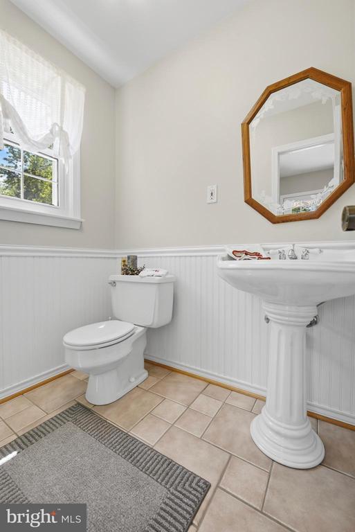 1422 GRAND OAK LANE