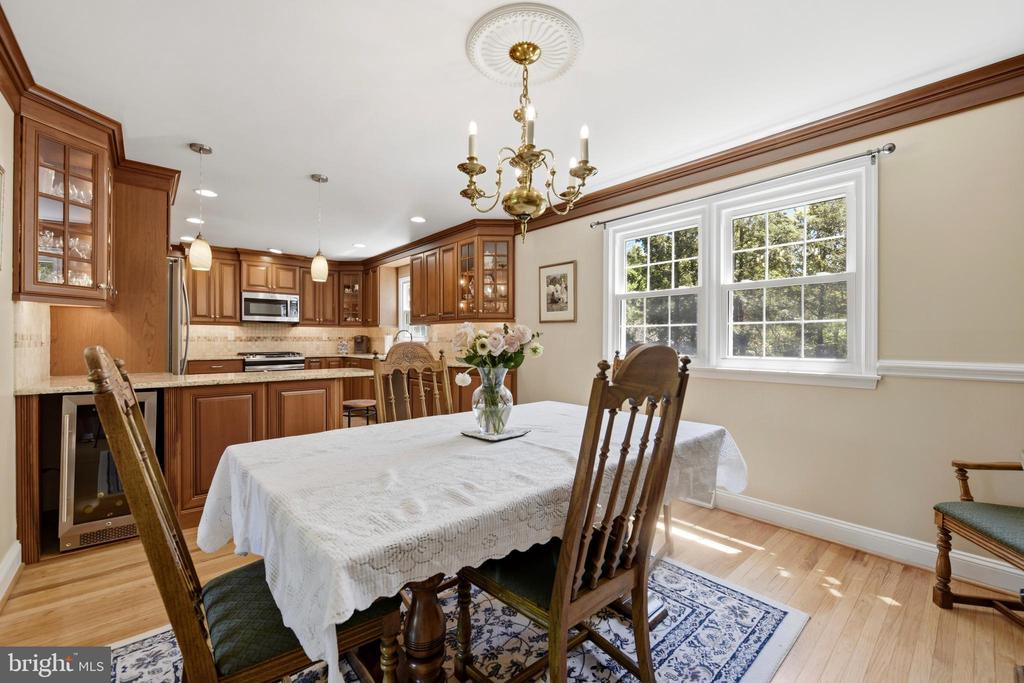 1422 GRAND OAK LANE