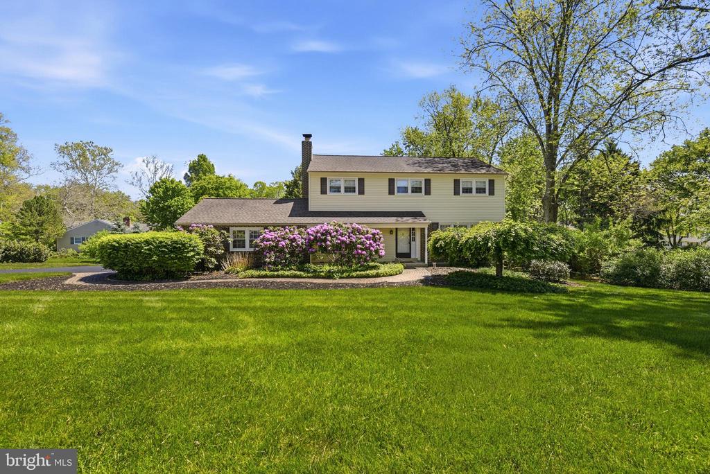 1422 GRAND OAK LANE