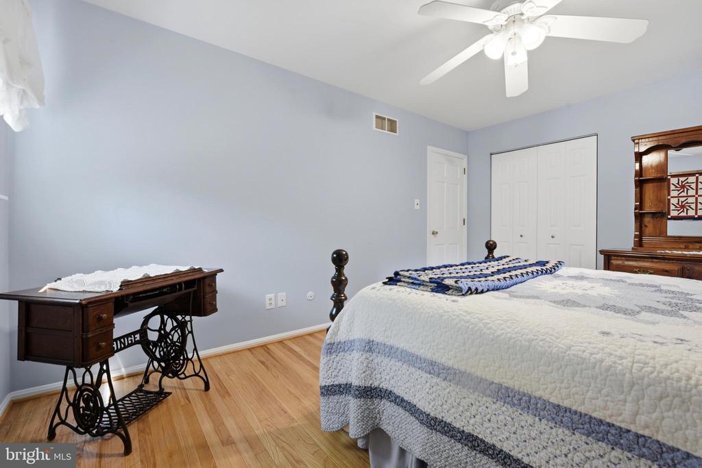1422 GRAND OAK LANE