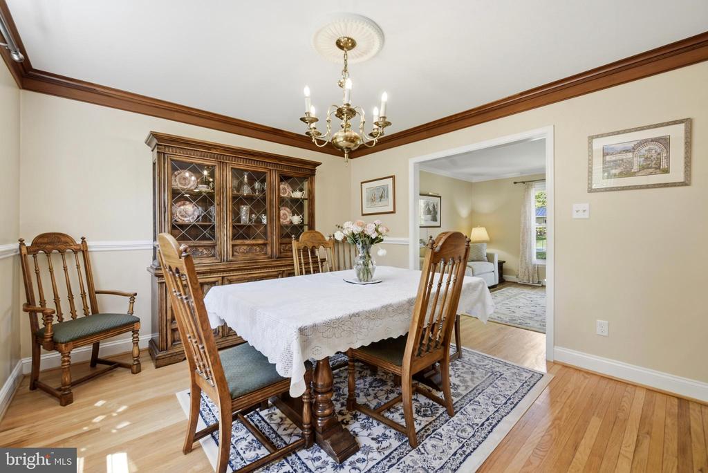 1422 GRAND OAK LANE