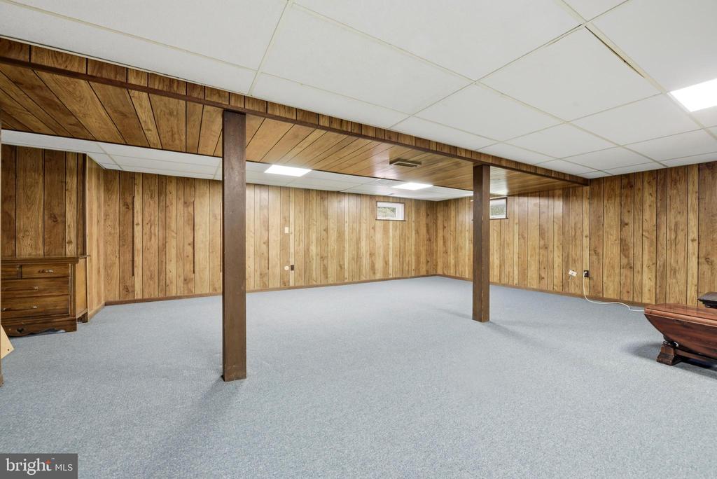 1422 GRAND OAK LANE