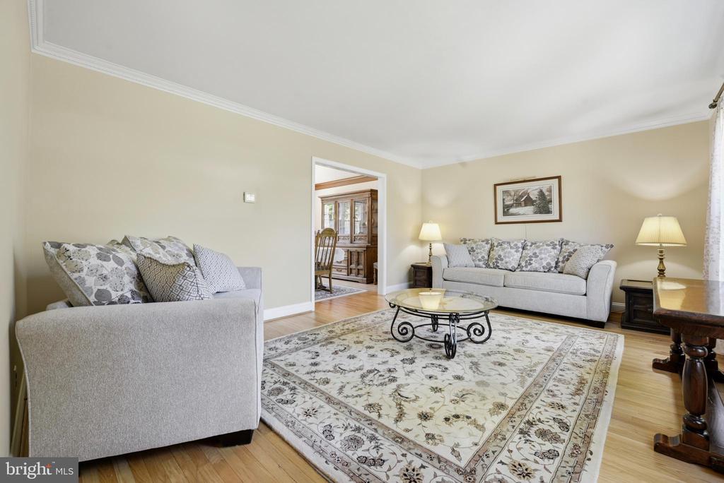 1422 GRAND OAK LANE