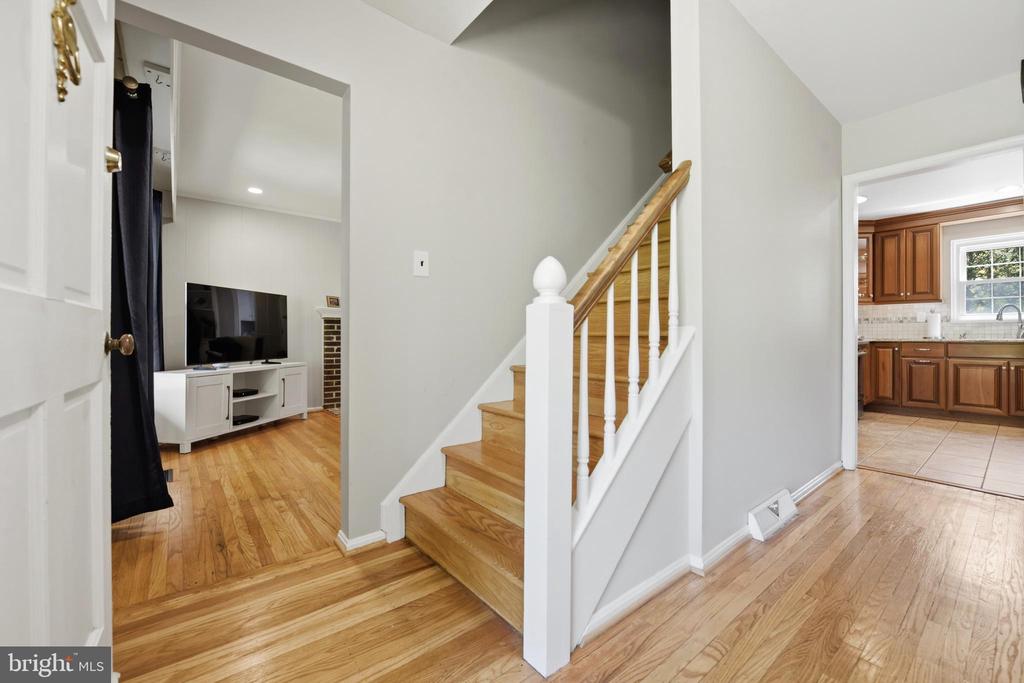 1422 GRAND OAK LANE