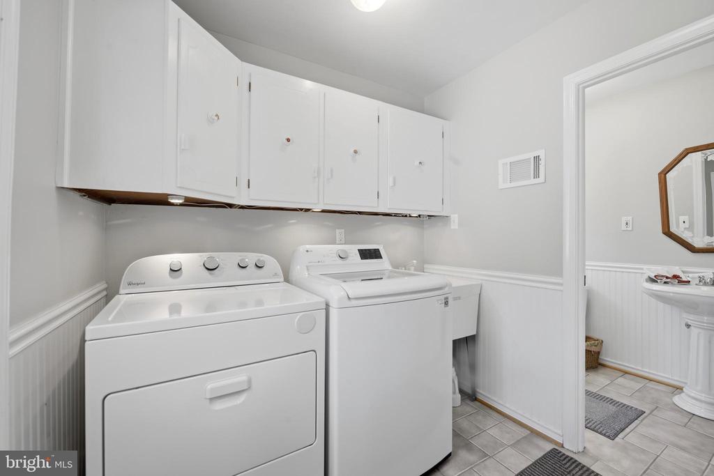 1422 GRAND OAK LANE