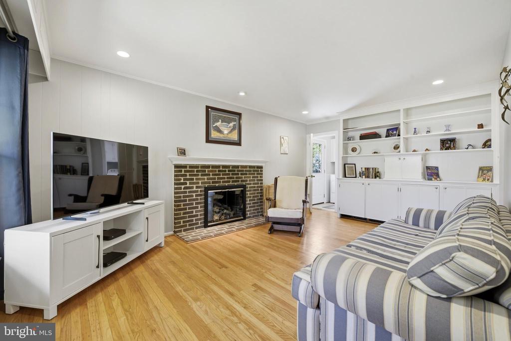 1422 GRAND OAK LANE