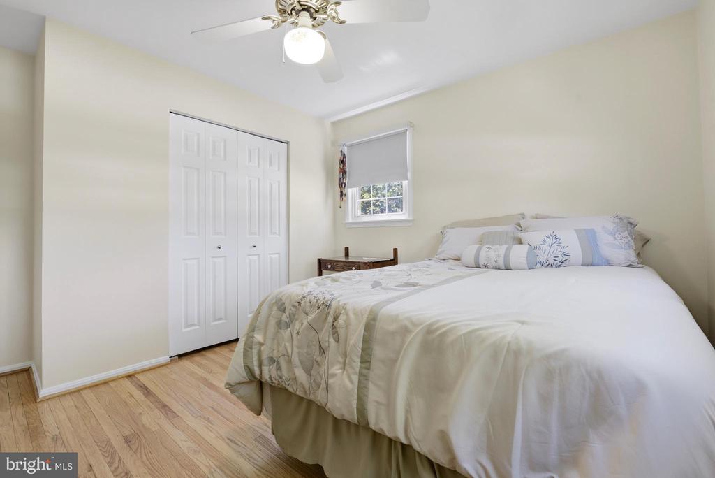 1422 GRAND OAK LANE