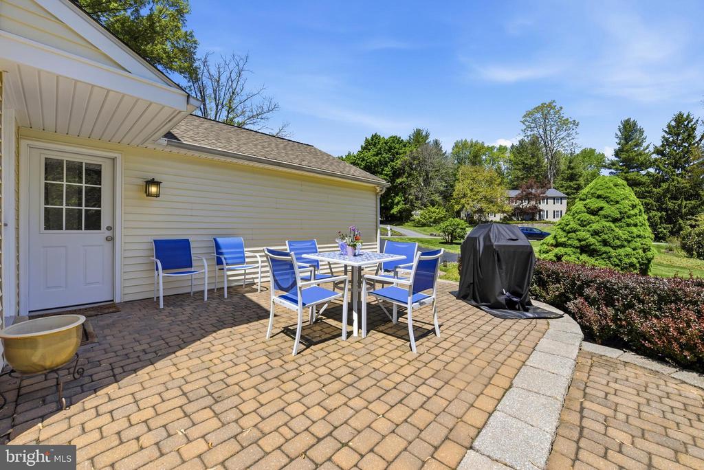 1422 GRAND OAK LANE