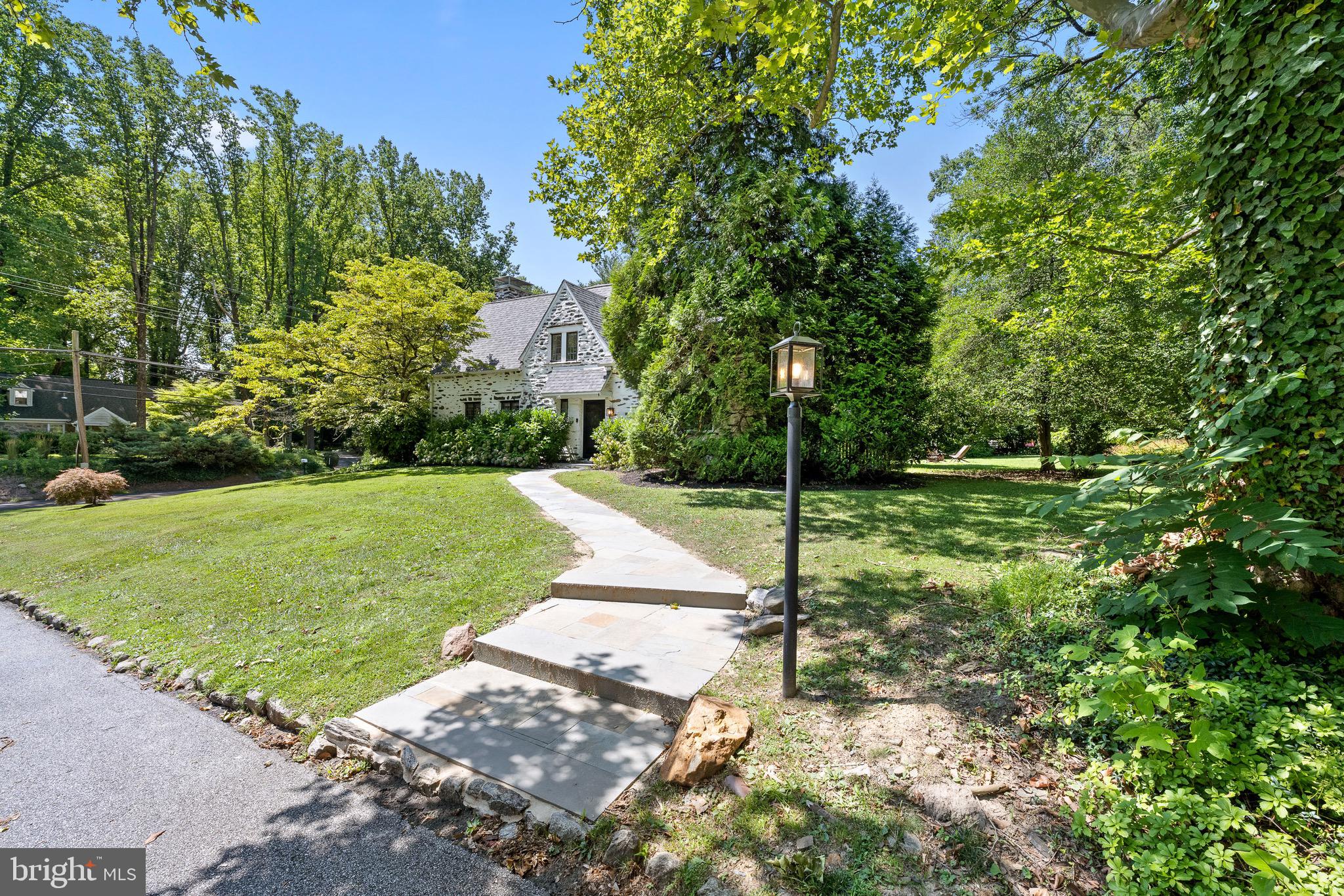 901 Twyckenham Rd