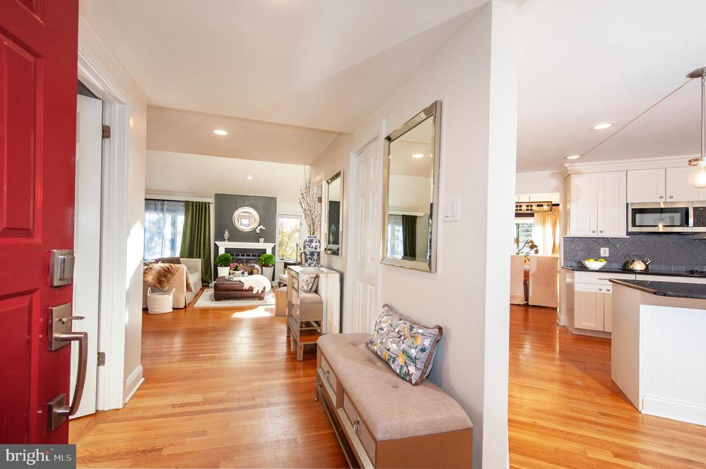 138 Montrose Ave #17