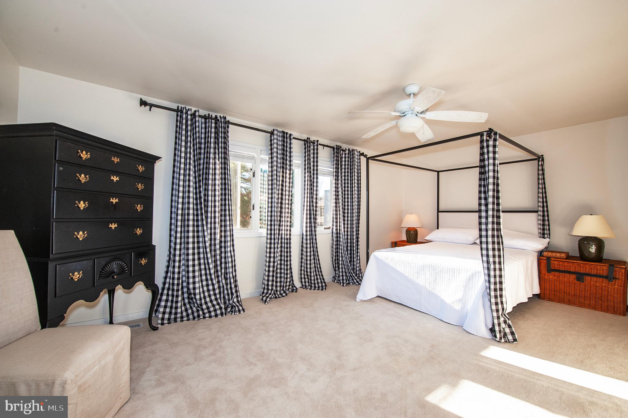 138 Montrose Ave #17
