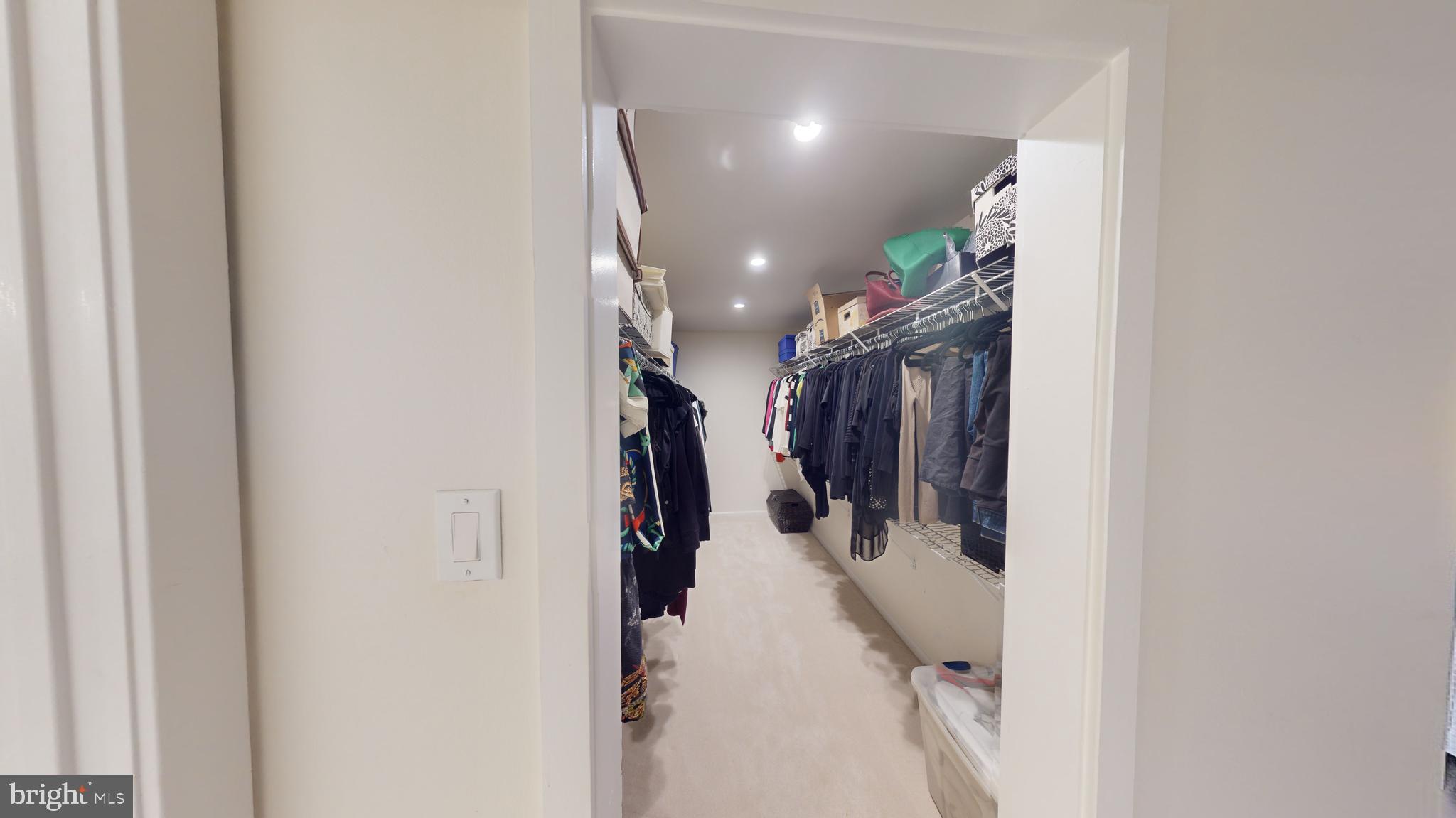 138 Montrose Ave #17