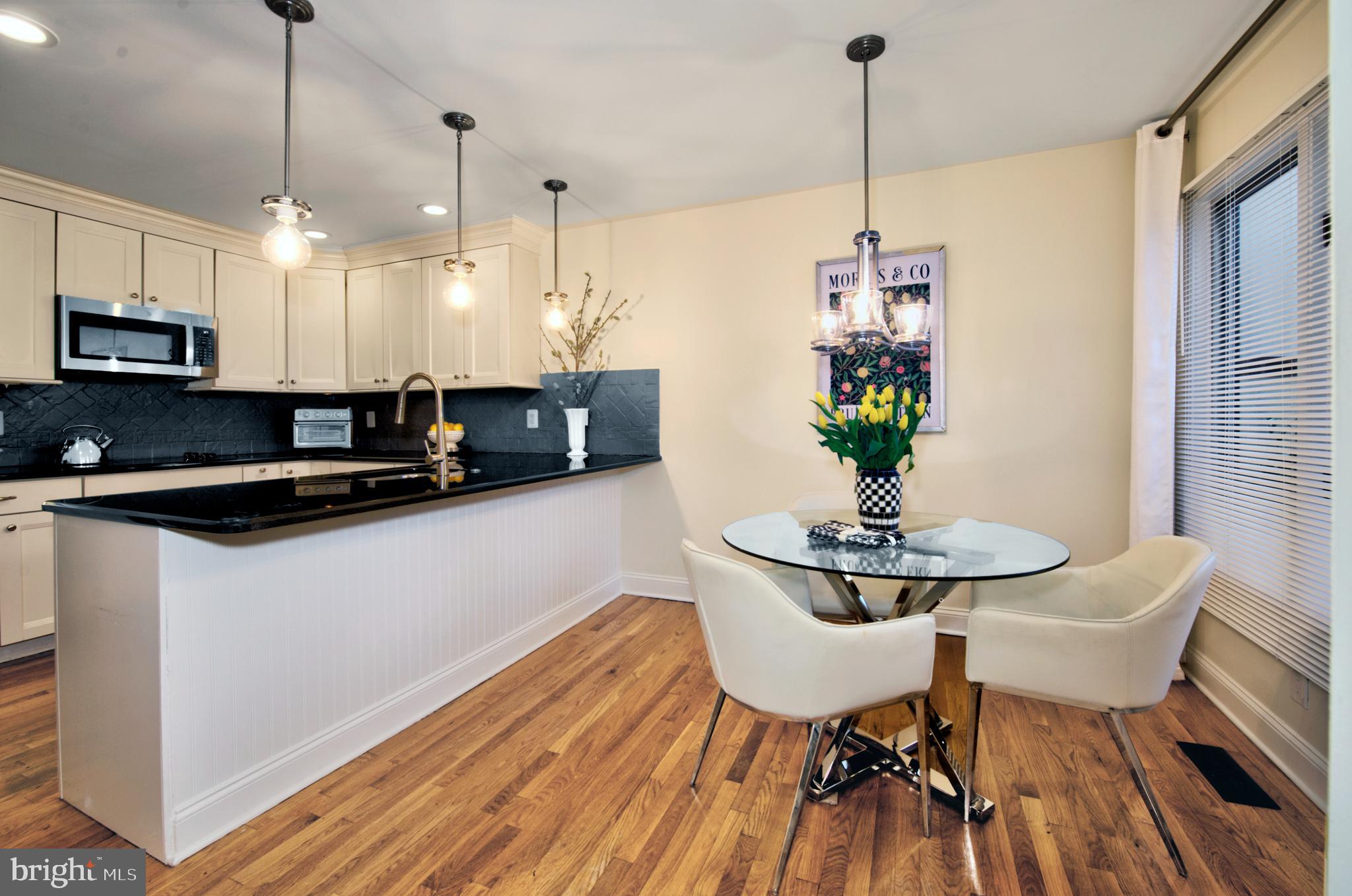 138 Montrose Ave #17