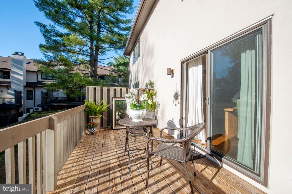 138 Montrose Ave #17