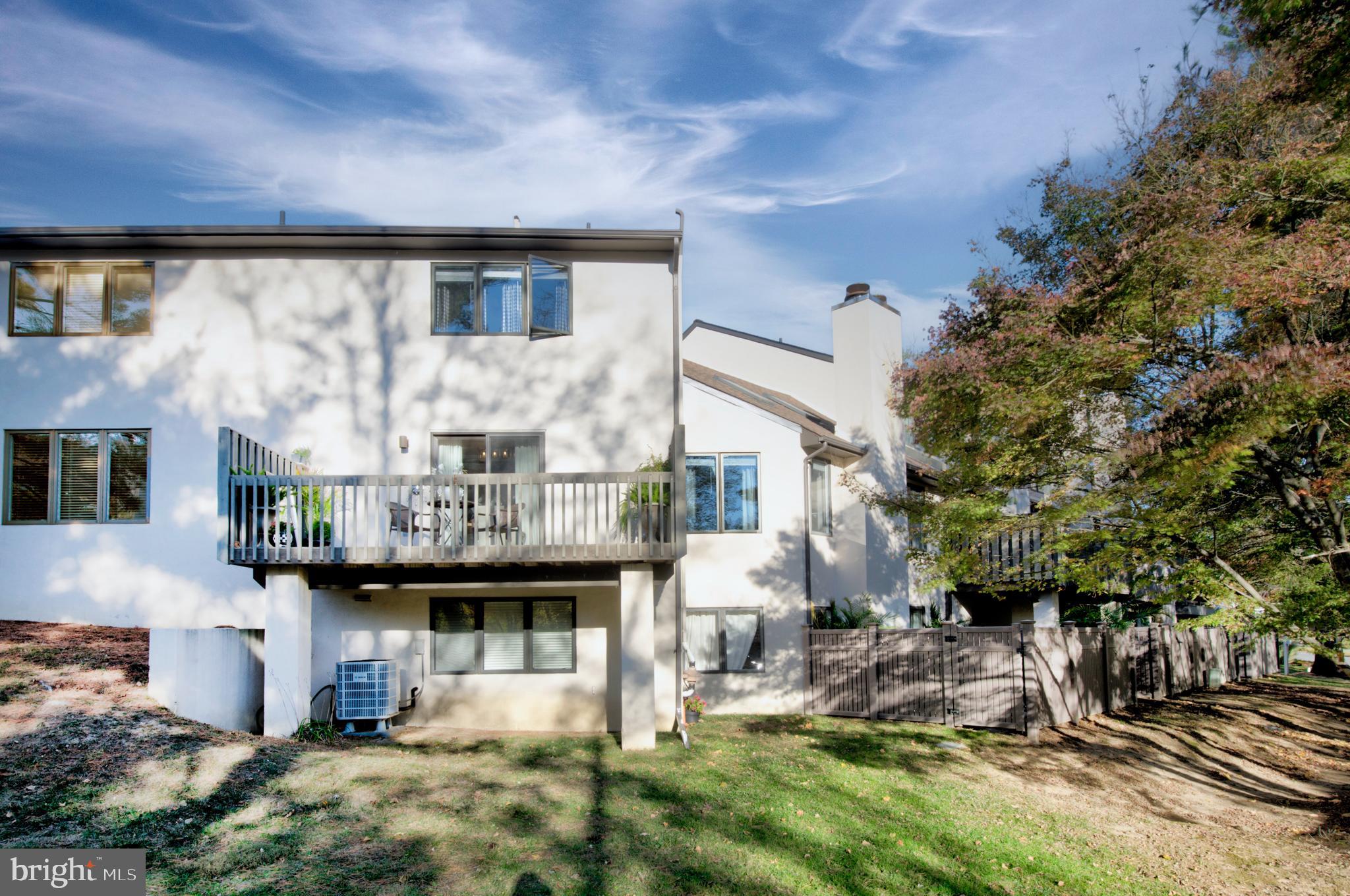 138 Montrose Ave #17