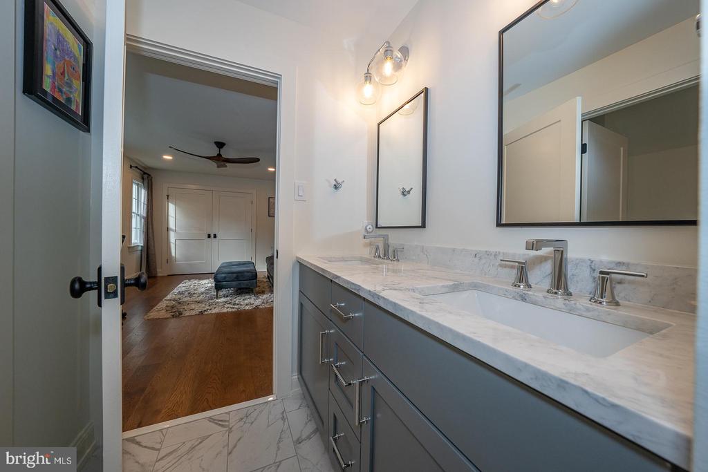 5 Honeysuckle Ct