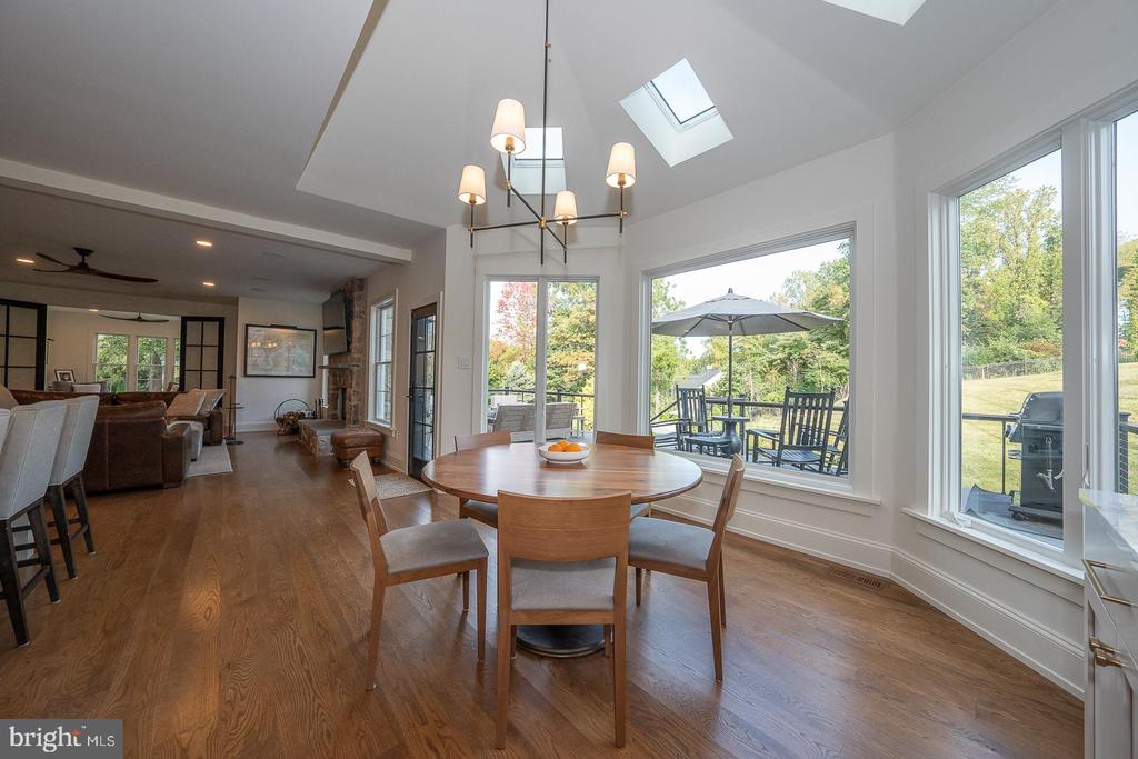 5 Honeysuckle Ct