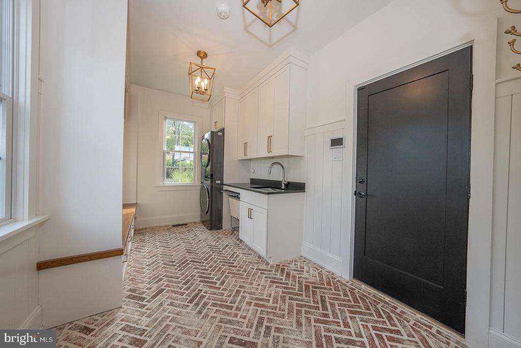 5 Honeysuckle Ct