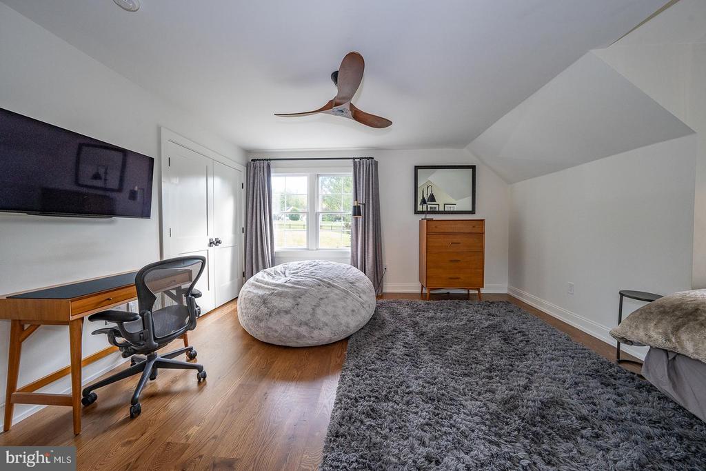 5 Honeysuckle Ct