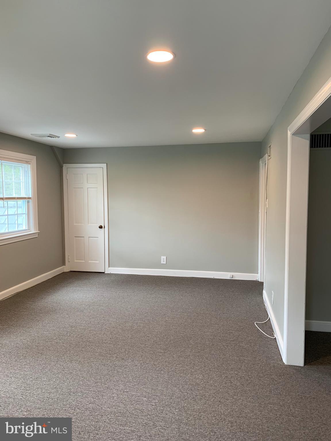 141 W WAYNE AVE