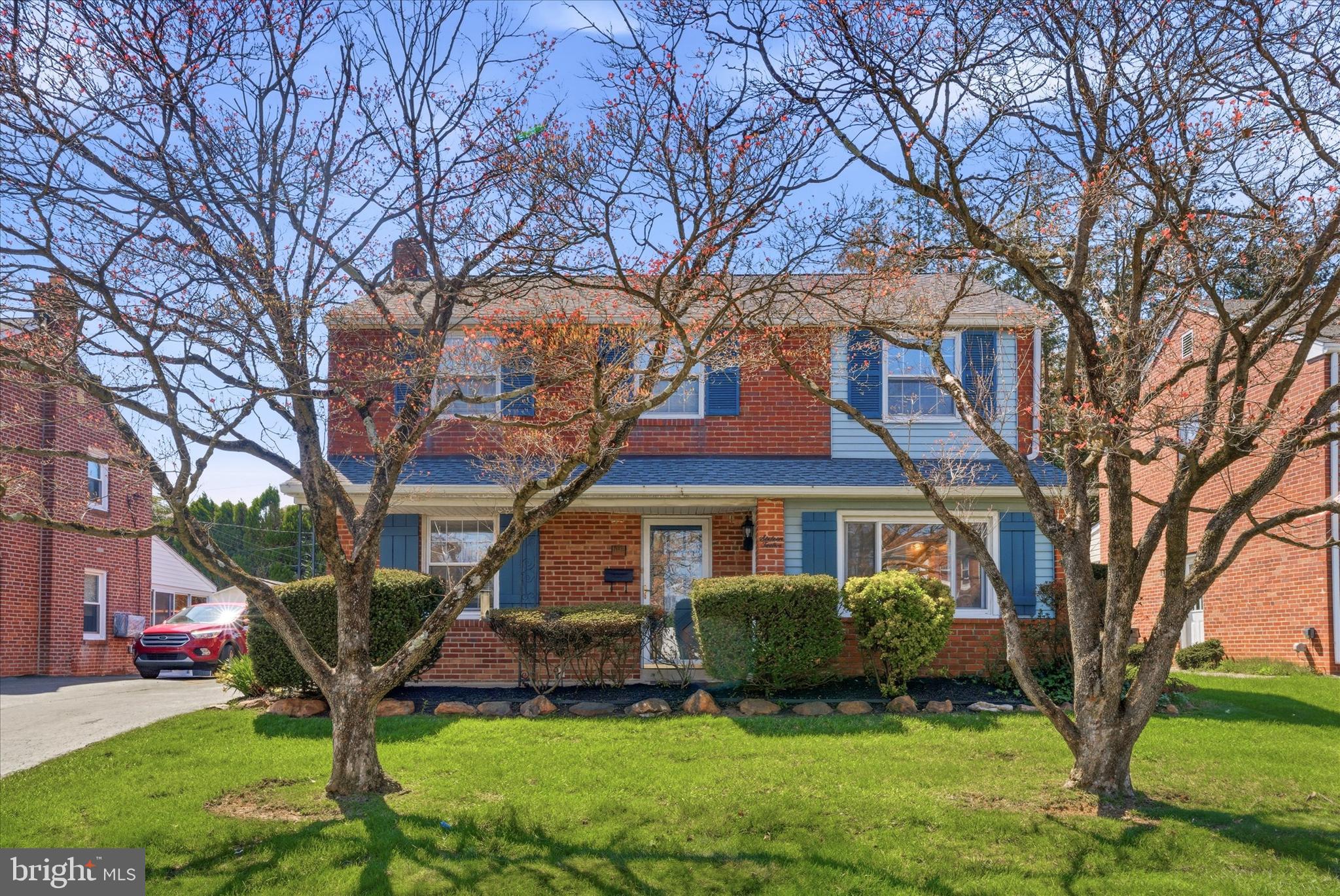 1612 COLONY LANE