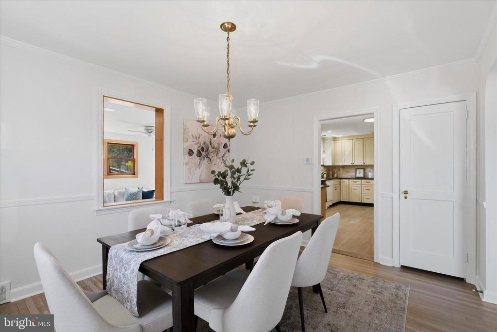 1612 COLONY LANE