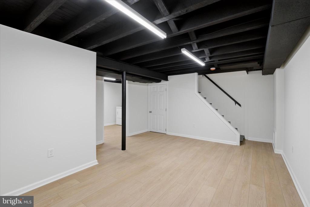 1612 COLONY LANE