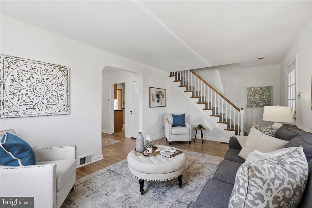 1612 COLONY LANE