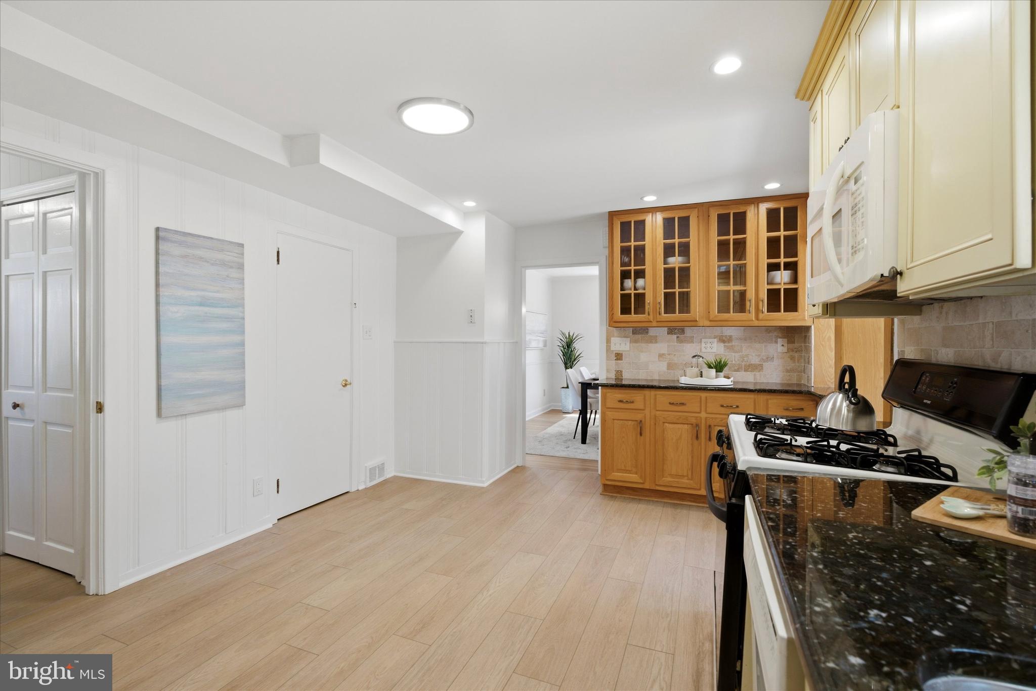 1612 COLONY LANE