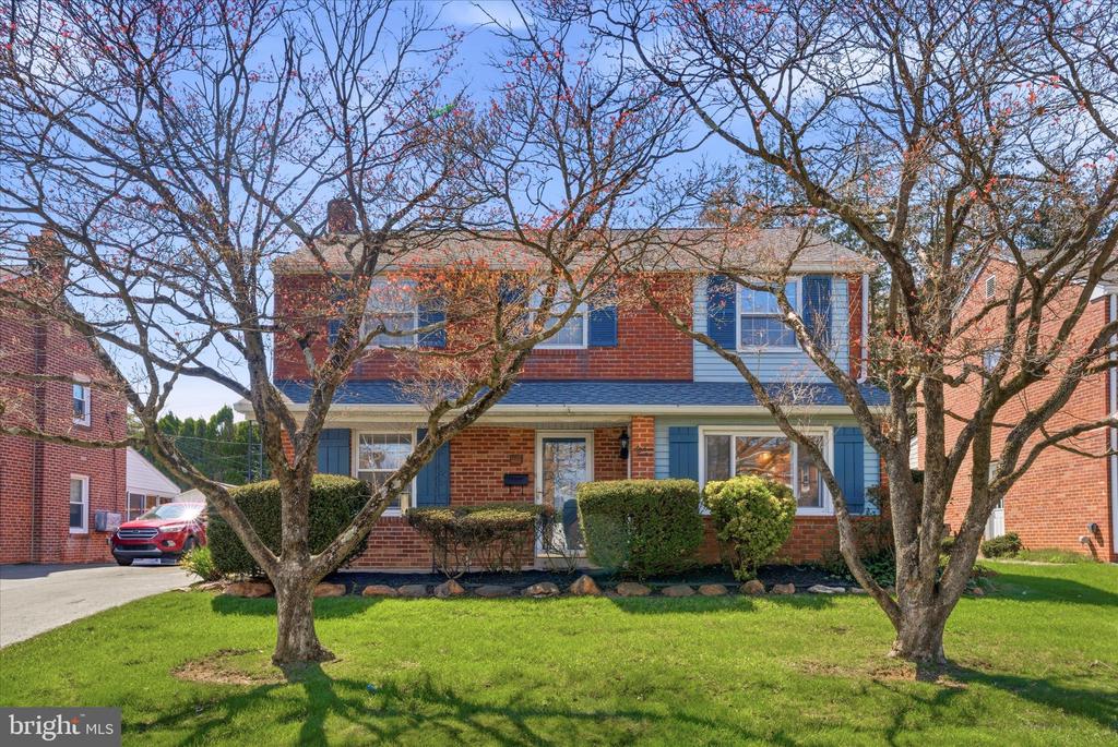 1612 COLONY LANE
