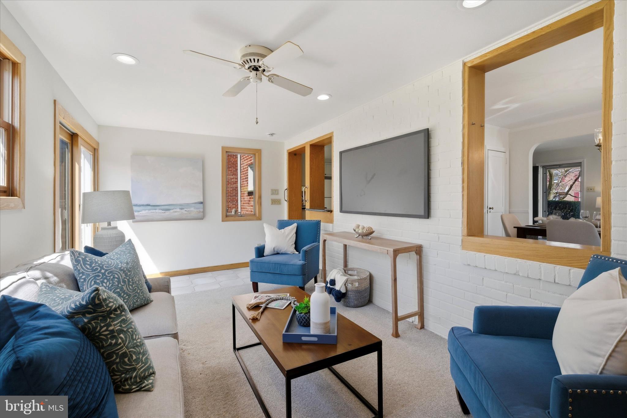 1612 COLONY LANE