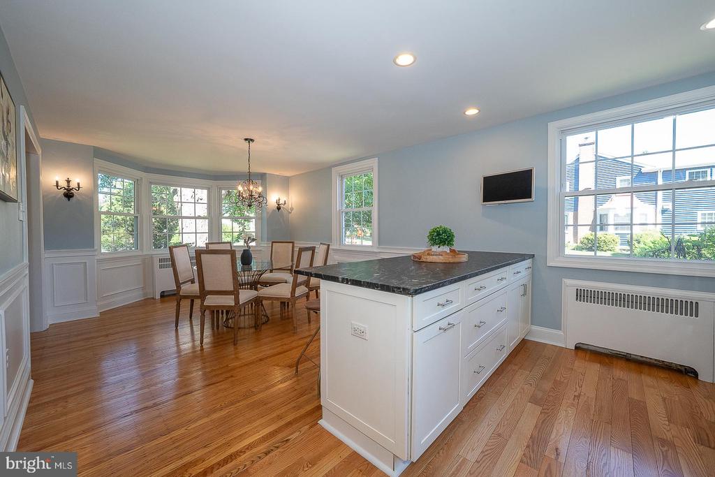 321 EARLINGTON ROAD