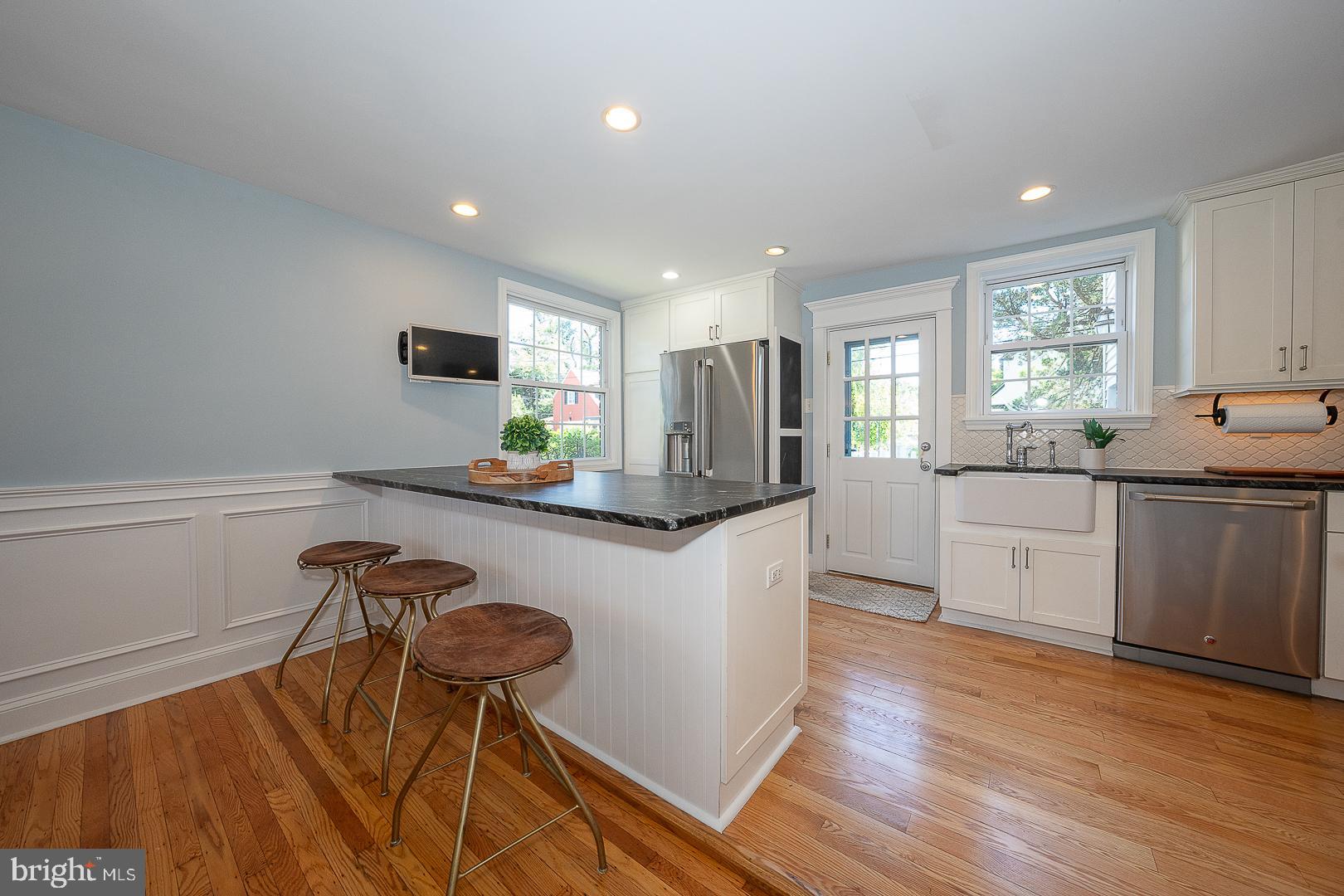 321 EARLINGTON ROAD