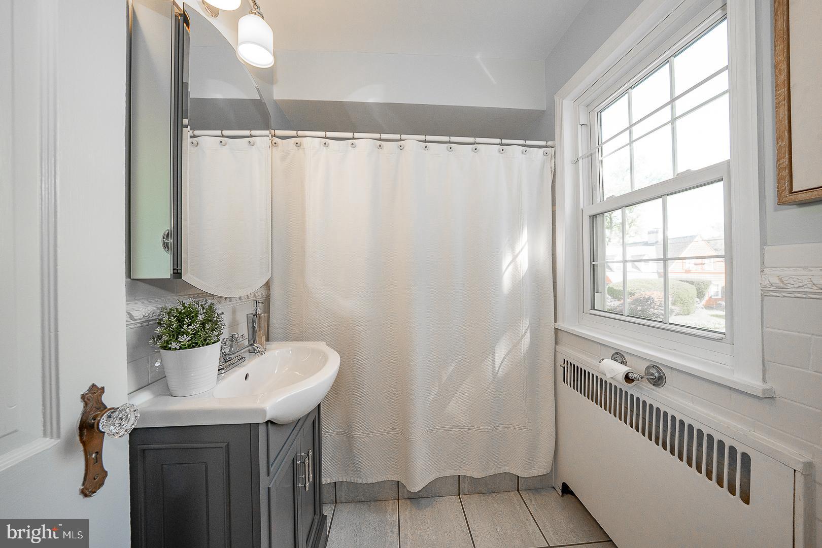 321 EARLINGTON ROAD