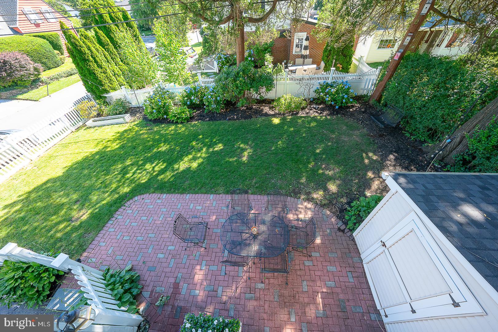 321 EARLINGTON ROAD