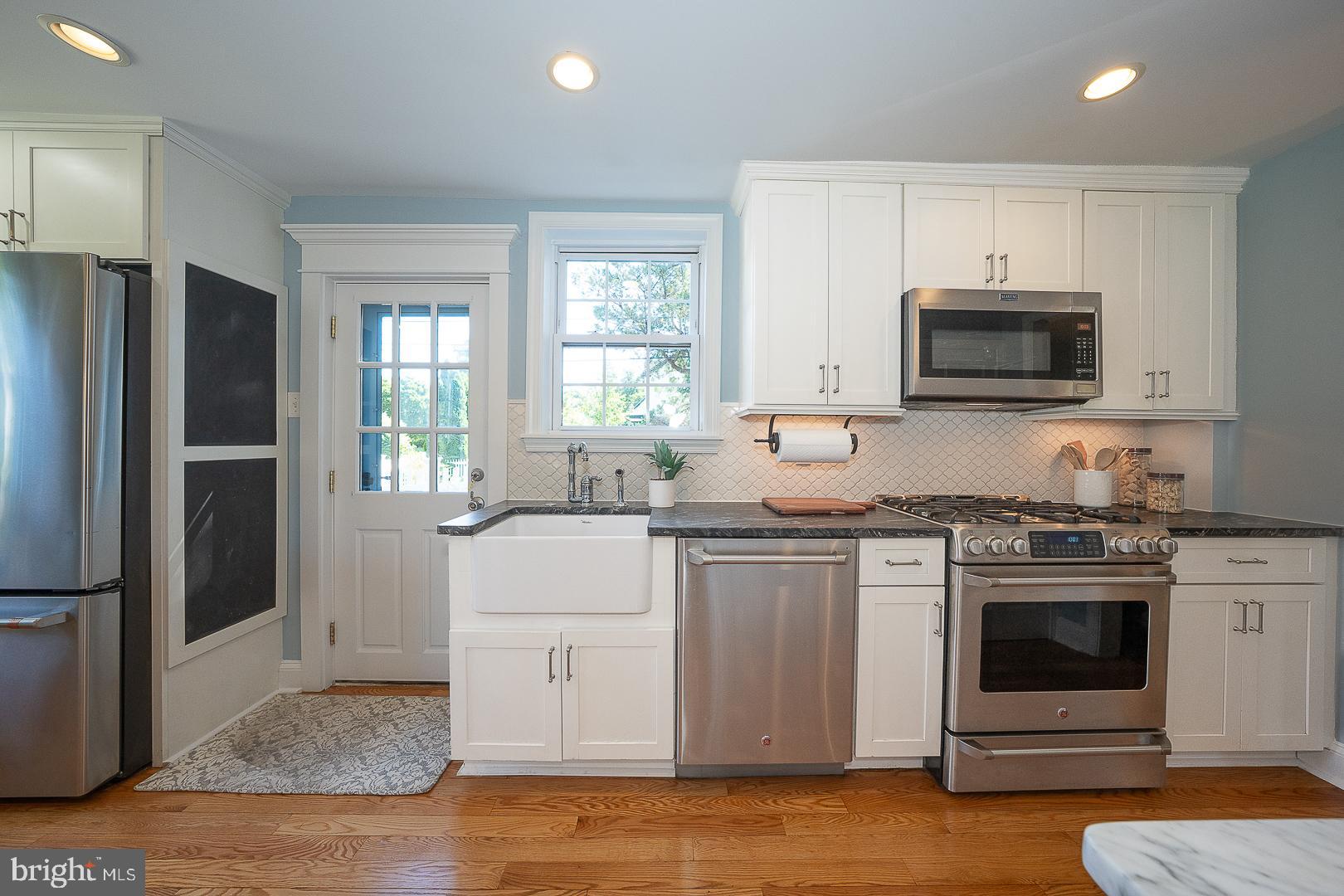 321 EARLINGTON ROAD