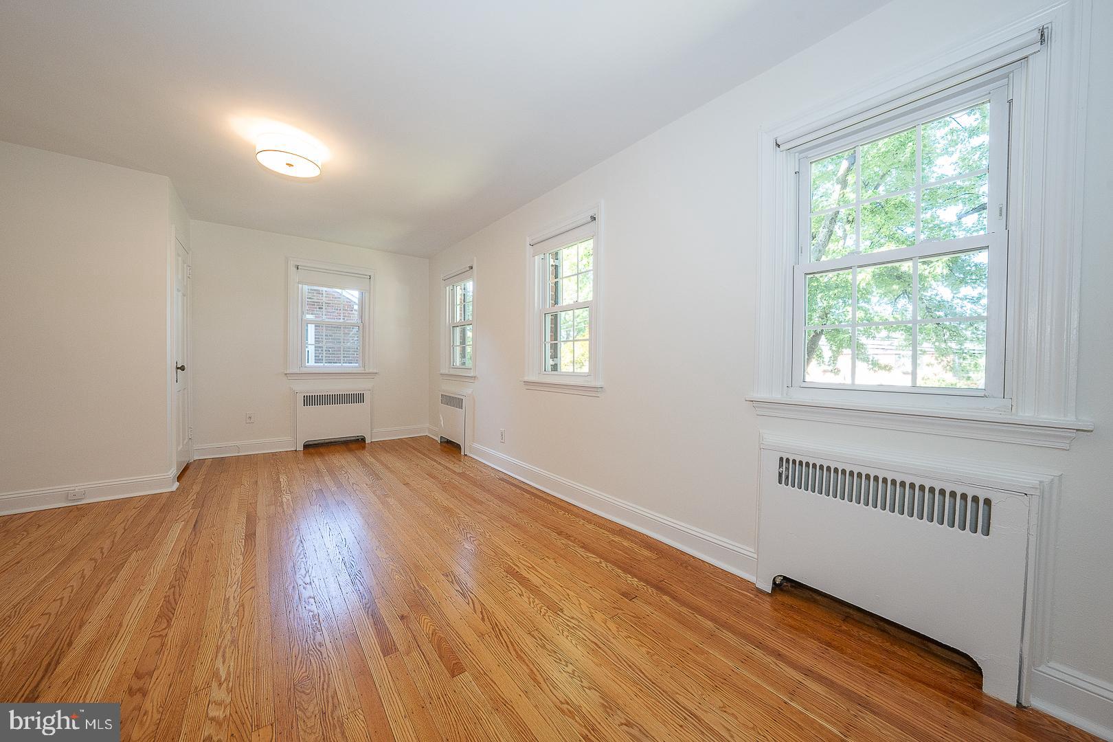 321 EARLINGTON ROAD