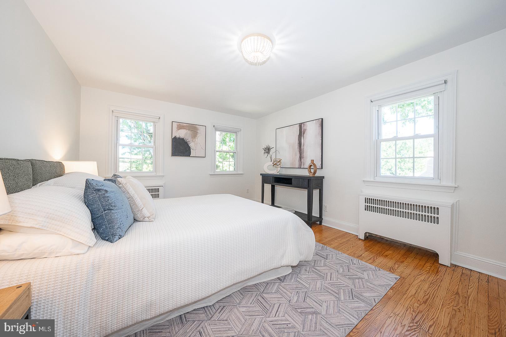 321 EARLINGTON ROAD