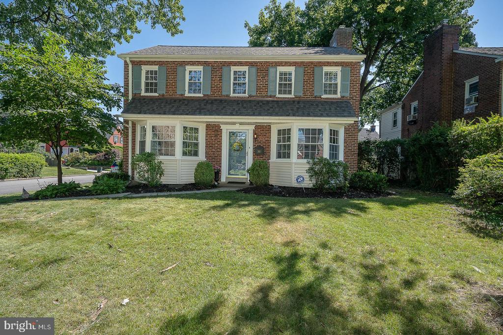 321 EARLINGTON ROAD