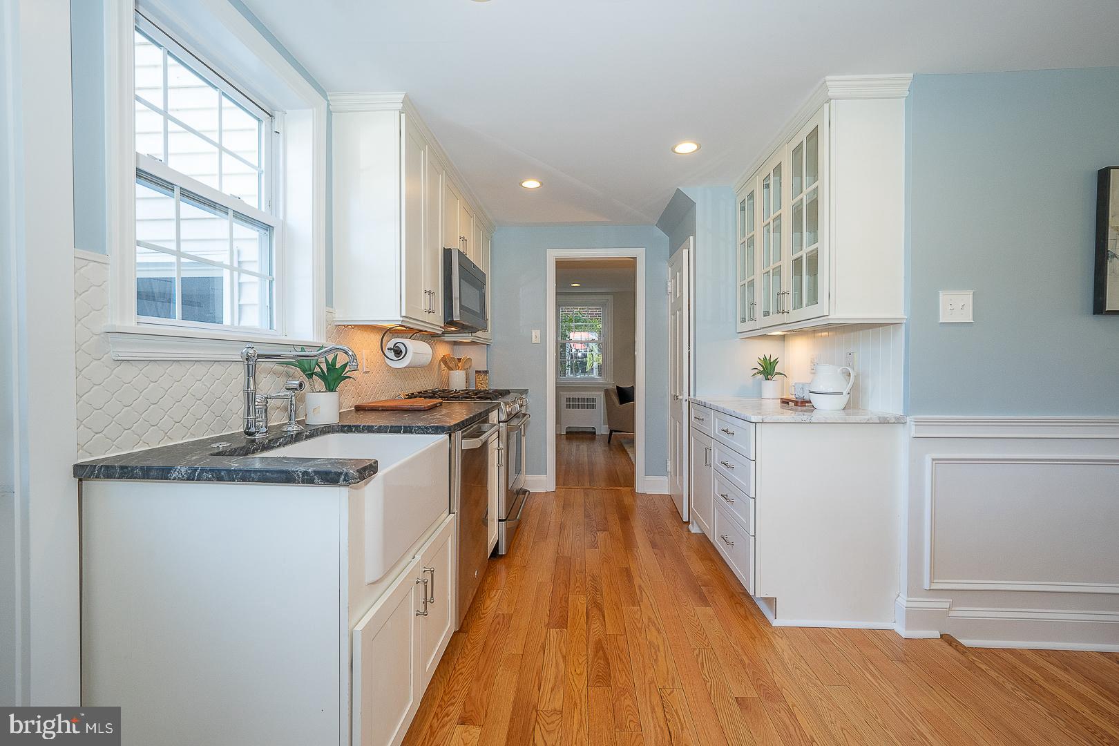 321 EARLINGTON ROAD
