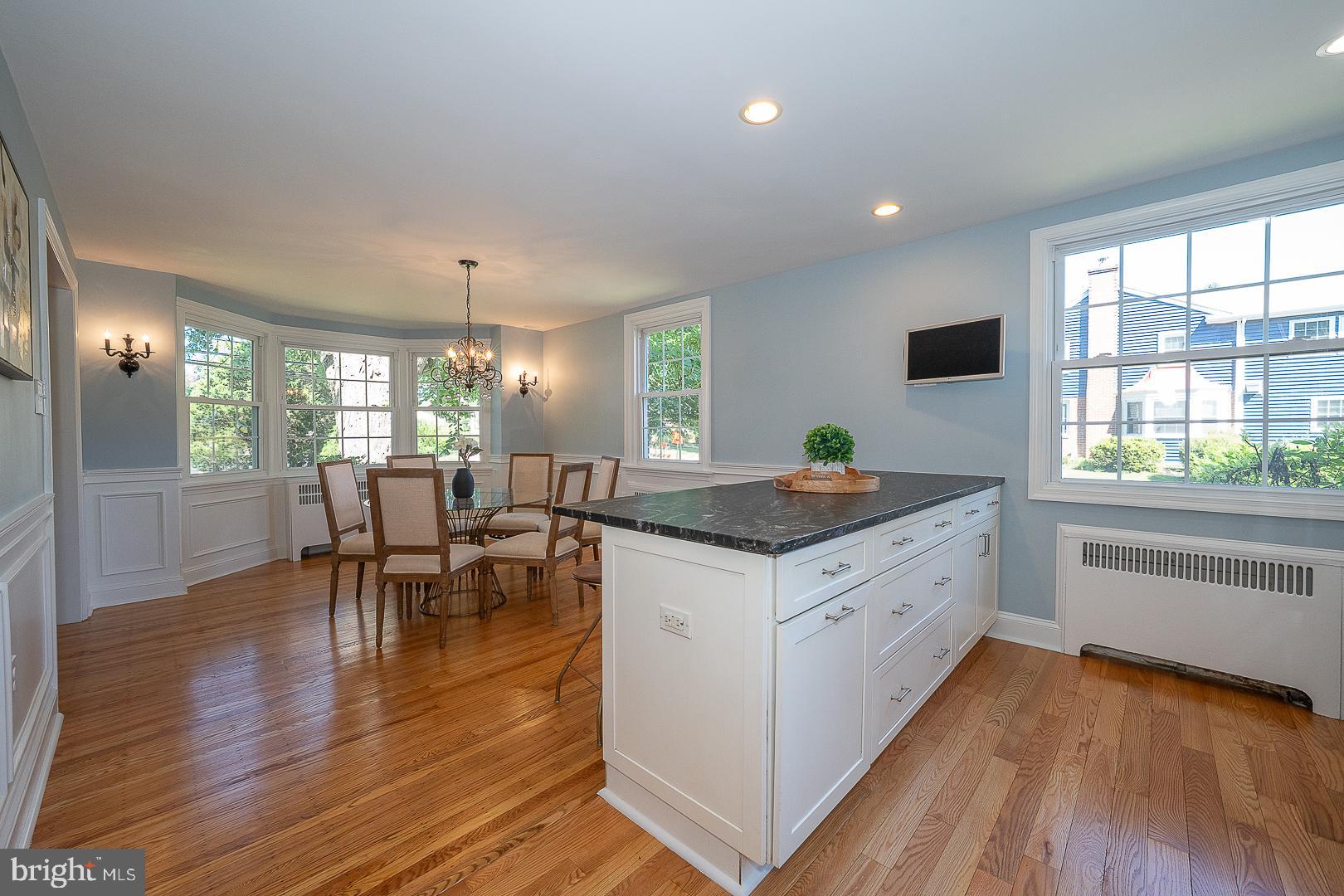 321 EARLINGTON ROAD