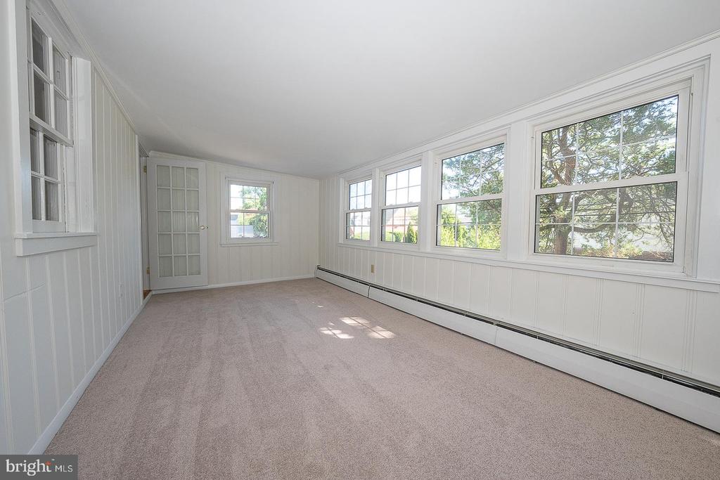 321 EARLINGTON ROAD