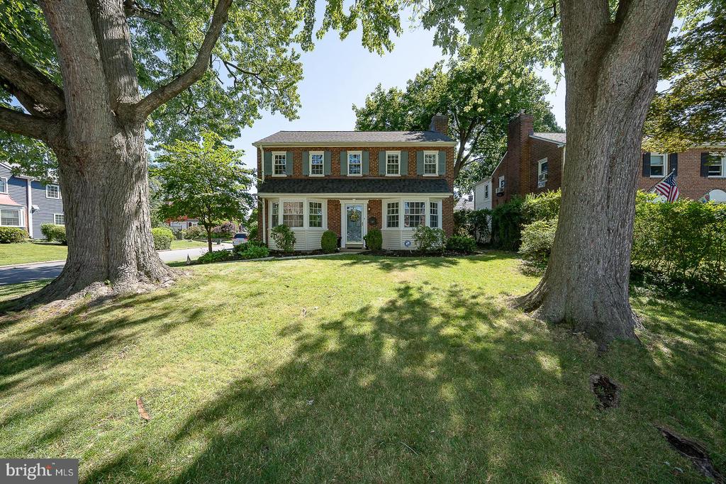 321 EARLINGTON ROAD