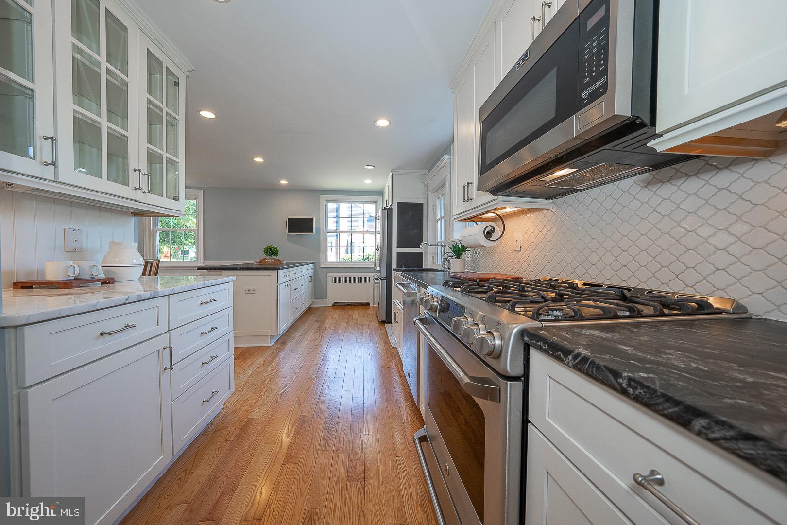 321 EARLINGTON ROAD